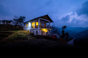 Pristine, Studio overlooking the mountains w wifi by RoamHome